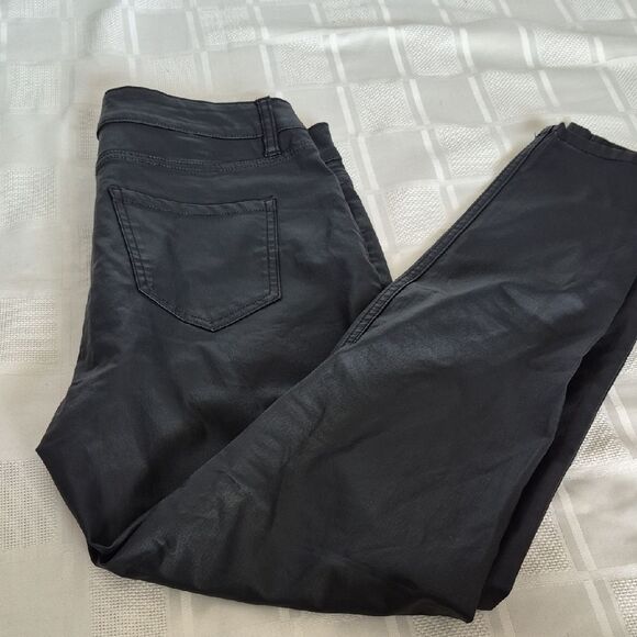 High Rise Black Jeans - Picture 16 of 16